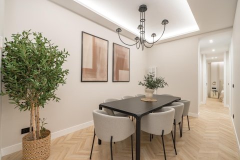 3 dormitorios Apartment en Madrid, Spain No. 27527 10