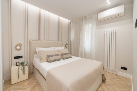 3 bedrooms Apartment in Madrid, Spain No. 27527 9