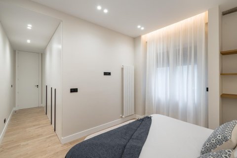 3 dormitorios Apartment en Madrid, Spain No. 27521 3