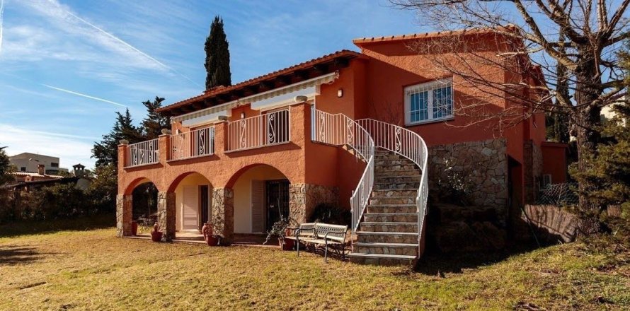 5 bedrooms House in Sant Feliu de Guixols, Spain No. 27859