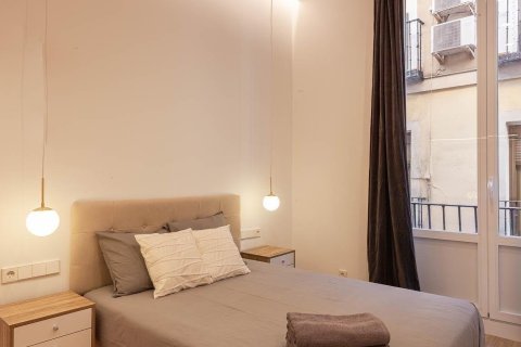 3 bedrooms Apartment in Madrid, Spain No. 27522 11