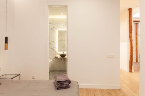 3 bedrooms Apartment in Madrid, Spain No. 27522 9