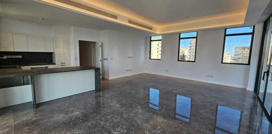 2 bedrooms Penthouse in Limassol, Cyprus No. 74891