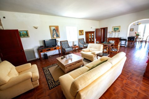 5 bedrooms Villa in Corfu, Greece No. 56194 10