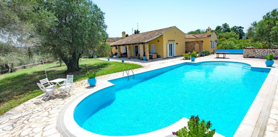 5 bedrooms Villa in Corfu, Greece No. 56194