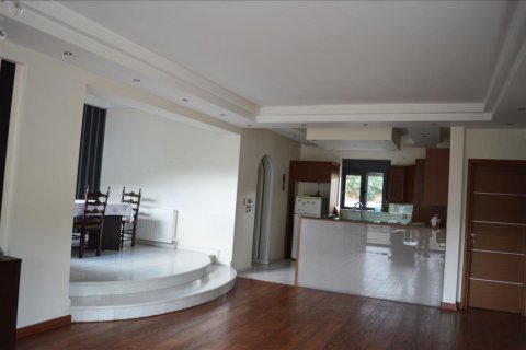 4 bedrooms Villa in Athens, Greece No. 49520 7