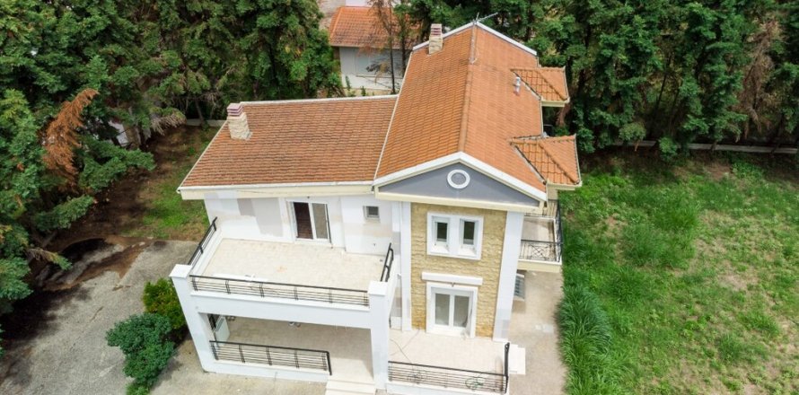 5 bedrooms House in Thermi, Greece No. 55760