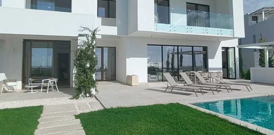 5 bedrooms Villa in Pegeia, Cyprus No. 66121