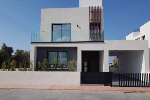 4 bedrooms Villa in Chloraka, Cyprus No. 66122 1