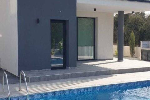 4 bedrooms Villa in Chloraka, Cyprus No. 66122 9