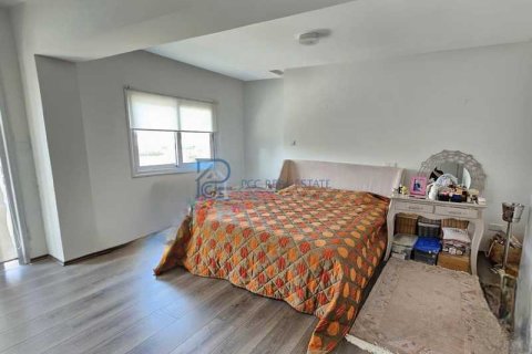 5 bedrooms Apartment in Germasogeia, Cyprus No. 77393 3