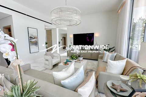 4 bedrooms Villa in Abu Dhabi, UAE No. 71323 3