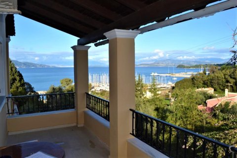 350m² House à Corfu, Greece No. 56818 4