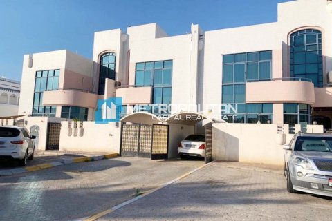 7 bedrooms Villa in Between Two Bridges, UAE No. 4320 6