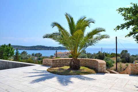 4 bedrooms Villa in Peloponnese, Greece No. 49364 3