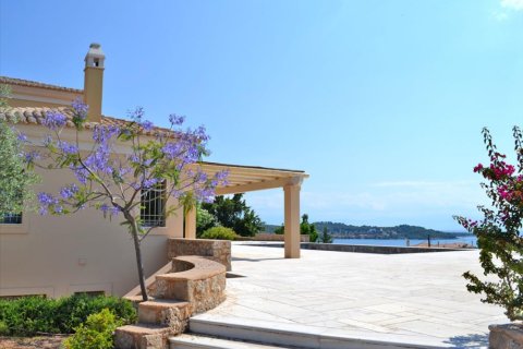 4 bedrooms Villa in Peloponnese, Greece No. 49364 2