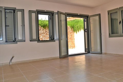 4 bedrooms Villa in Peloponnese, Greece No. 49364 12