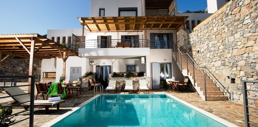 3 bedrooms Villa in Agios Nikolaos, Greece No. 58078