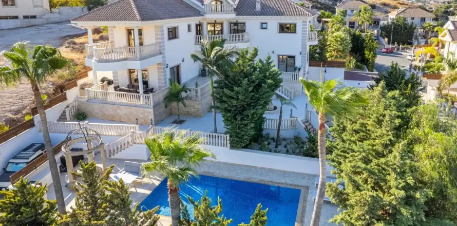 6 dormitorios House en Mouttagiaka, Cyprus No. 30735