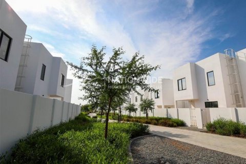 3 bedrooms Townhouse in Al Ghadeer, UAE No. 3418 1