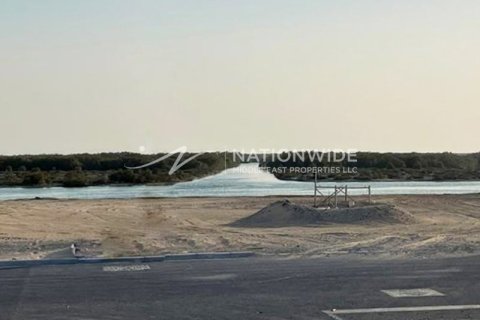 956.9m² Land en  Yas Island, UAE No. 3670 1