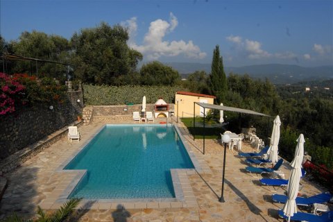 4 bedrooms Villa in Corfu, Greece No. 60146 4