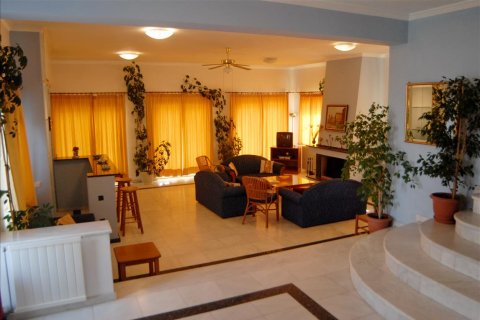 4 bedrooms Villa in Corfu, Greece No. 60146 12