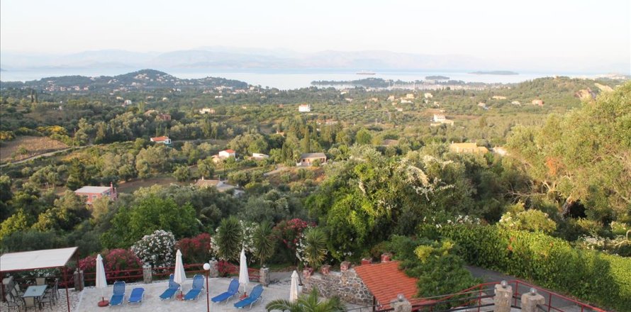 4 bedrooms Villa in Corfu, Greece No. 60146