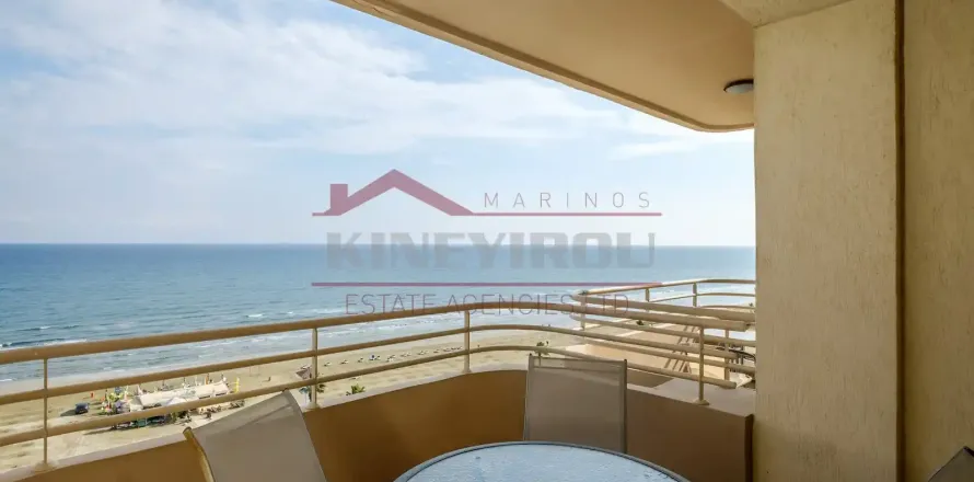 2 dormitorios Penthouse en Larnaca, Cyprus No. 32305