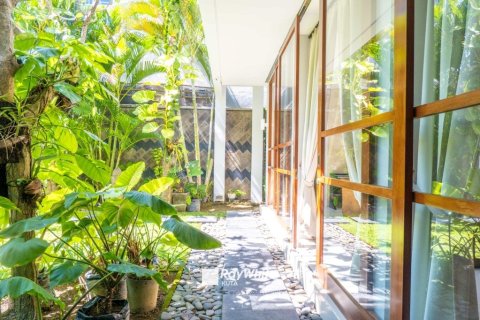 4 bedrooms House in Denpasar, Indonesia No. 22969 2