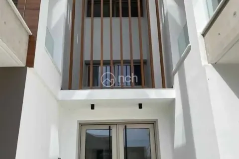 3 bedrooms Apartment in Limassol, Cyprus No. 33335 10