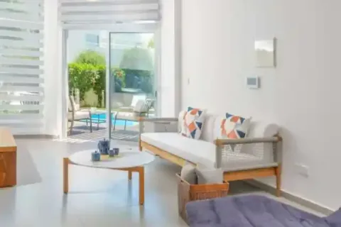 1 bedroom Apartment in Limassol, Cyprus No. 33337 1