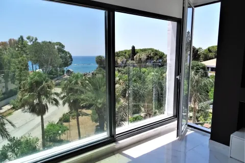 3 dormitorios Apartment en Germasogeia, Cyprus No. 32423 1