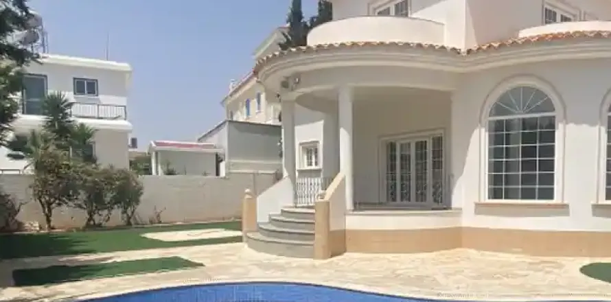 4 bedrooms Villa in Sotira, Cyprus No. 30310