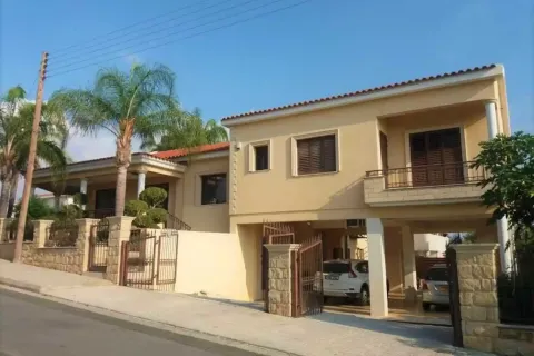 4 bedrooms House in Empa, Cyprus No. 30201 1