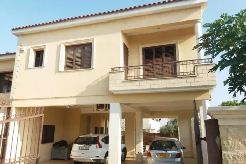 4 bedrooms House in Empa, Cyprus No. 30201 3