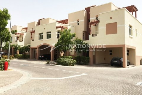 2 bedrooms Apartment in Al Ghadeer, UAE No. 3650 1