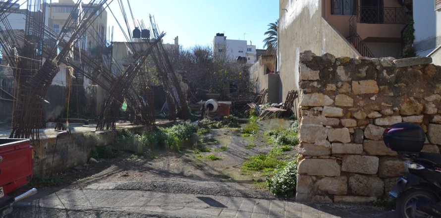 210m² Land en Heraklion, Greece No. 57712