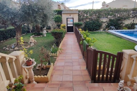 4 dormitorios Apartment en Torrevieja, Spain No. 26834 3