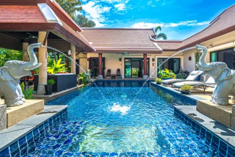 4 bedrooms Villa in Phuket, Thailand No. 52736 1