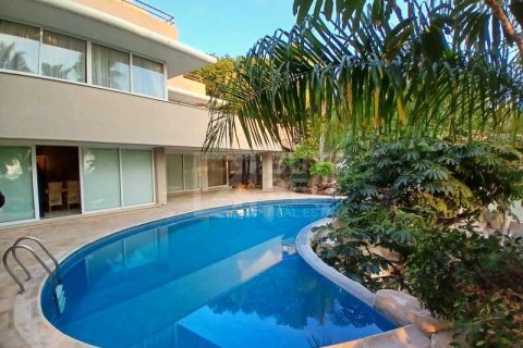 4 dormitorios Villa en Limassol, Cyprus No. 75826 1