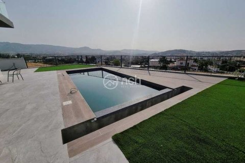 4 dormitorios House en Parekklisia, Cyprus No. 75824 1