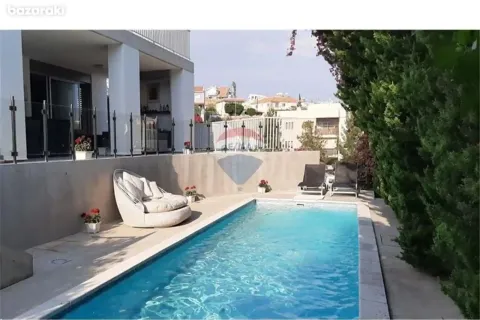 4 bedrooms Villa in Limassol, Cyprus No. 52600 1