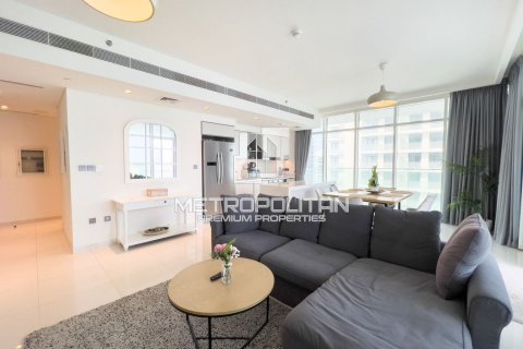 3 dormitorios Apartment en EMAAR Beachfront, UAE No. 6118 6