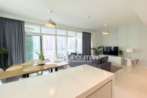 Квартира с 3 спальнями в EMAAR Beachfront, ОАЭ №6118 3