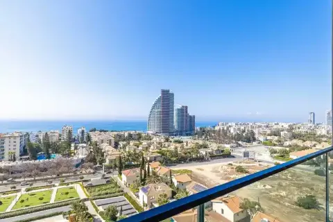 2 bedrooms Apartment in Limassol, Cyprus No. 40807 1