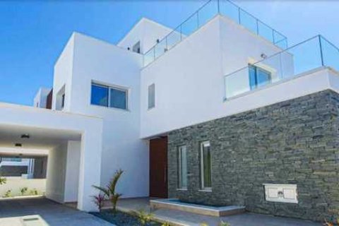 4 bedrooms Villa in Geroskípou, Cyprus No. 31045 4