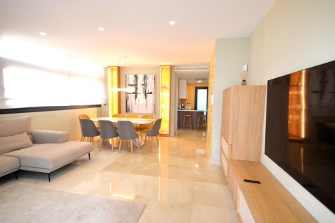 3 dormitorios Apartment en Benidorm, Spain No. 27687 9