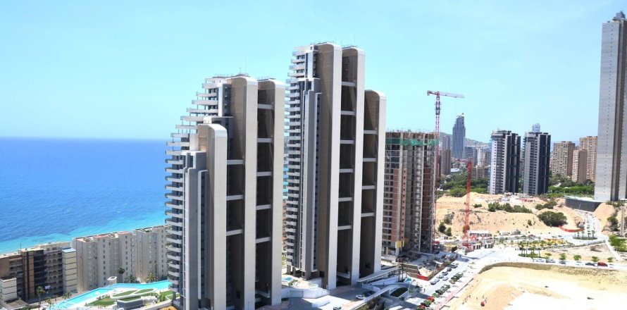 3 dormitorios Apartment en Benidorm, Spain No. 27687