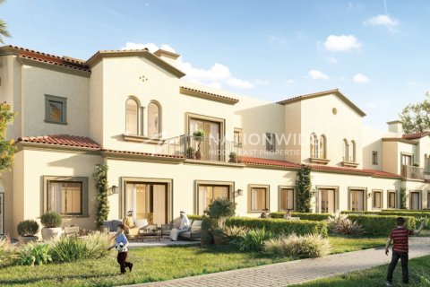 4 bedrooms Townhouse in Abu Dhabi, UAE No. 70324 1